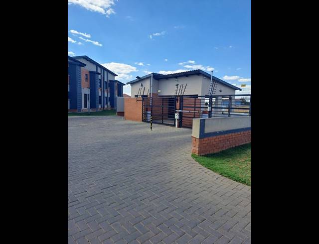 3 BEDROOM PROPERTY TO RENT IN BIRCH ACRES